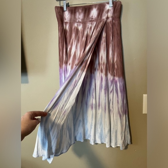 Chaser Stretch Silky Basics Rib Waist Faux Wrap MIDI Dress - Picture 4 of 6